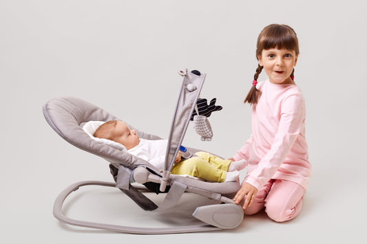 Pourquoi ne pas laisser un bébé dans un transat ? Guide sécurité et bonnes pratiques
