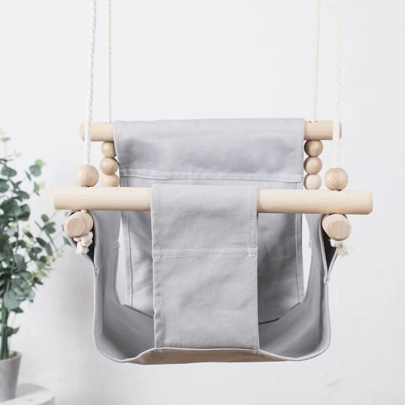 Balancelle_bebe_en_bois gris